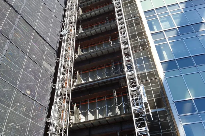 足場工事の施工例